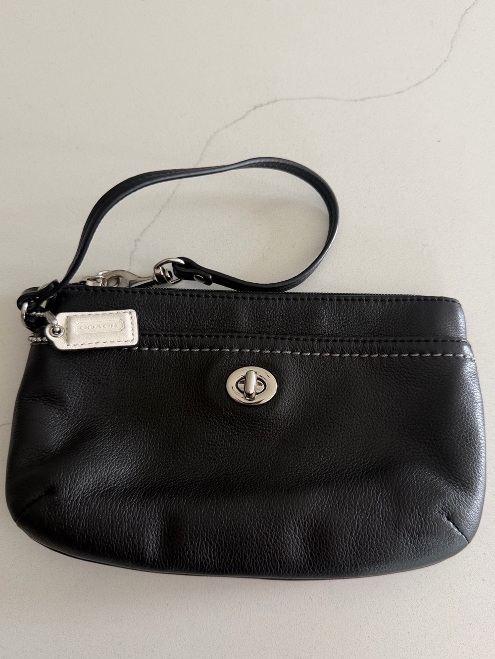Coach Black Pebbled Leather Turnlock Wristlet Teal Lining
